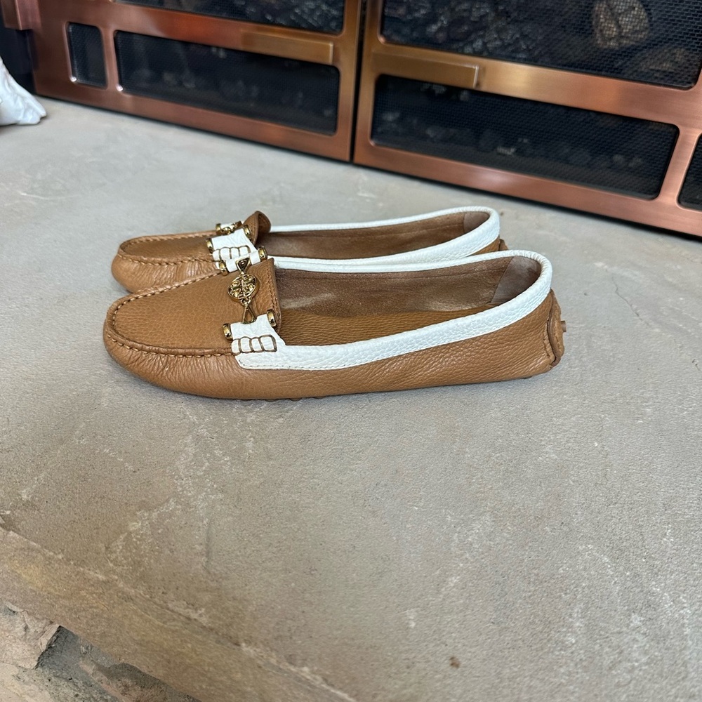 Tory Burch tan Driving Loafers - Picture 5 of 8